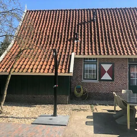 Holiday home De Goudvink 7-persoons, Overdekte Hottub En Loungebank, Finse Sauna, Wifi, Sunshower Lievelde
