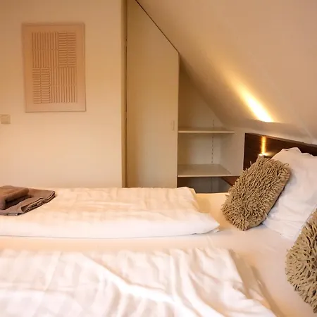 De Goudvink 7-persoons, Overdekte Hottub En Loungebank, Finse Sauna, Wifi, Sunshower Lievelde