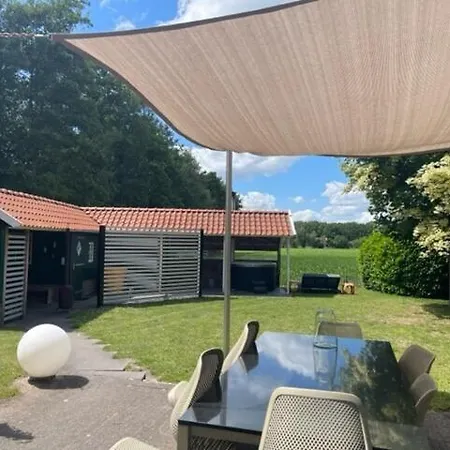 De Goudvink 7-persoons, Overdekte Hottub En Loungebank, Finse Sauna, Wifi, Sunshower Dom wakacyjny *