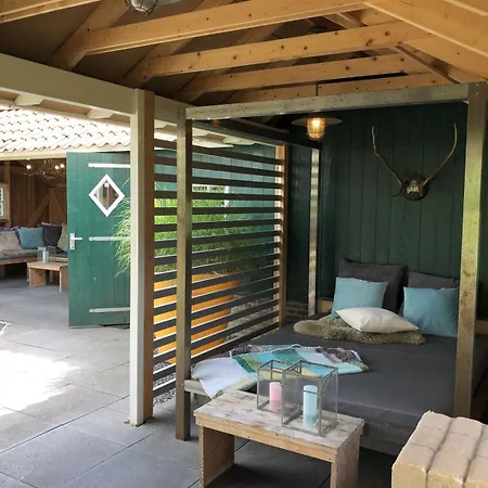 De Goudvink 7-persoons, Overdekte Hottub En Loungebank, Finse Sauna, Wifi, Sunshower