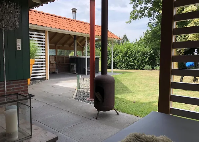 De Goudvink 7-persoons, Overdekte Hottub En Loungebank, Finse Sauna, Wifi, Sunshower Сasa de vacaciones