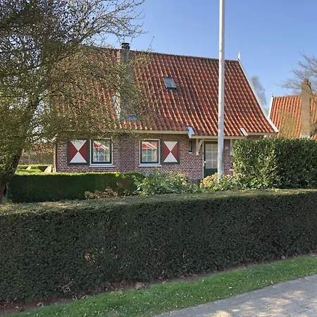 Dom wakacyjny De Goudvink 7-persoons, Overdekte Hottub En Loungebank, Finse Sauna, Wifi, Sunshower