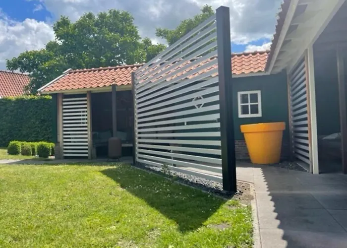 De Goudvink 7-persoons, Overdekte Hottub En Loungebank, Finse Sauna, Wifi, Sunshower Dom wakacyjny Lievelde