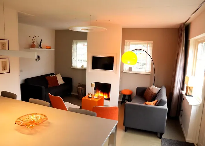 Dom wakacyjny De Goudvink 7-persoons, Overdekte Hottub En Loungebank, Finse Sauna, Wifi, Sunshower *